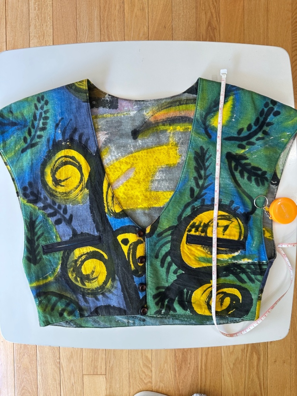 V-neck Juntos Hand-Painted Abstract Crop Top Yellow Cerulean Blue Forest Green - Picture 10 of 10